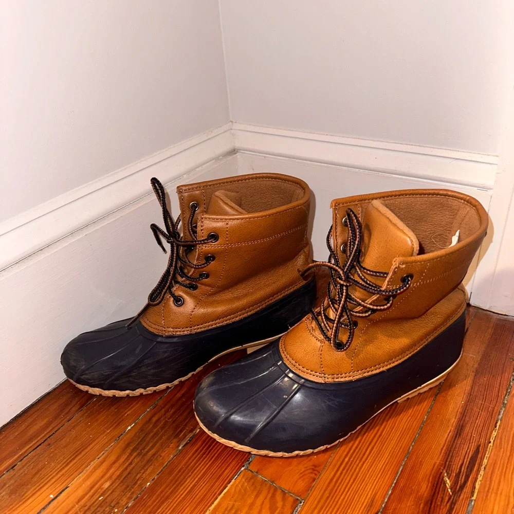 Rugged Outback Duck Boot - Picture 2 of 4